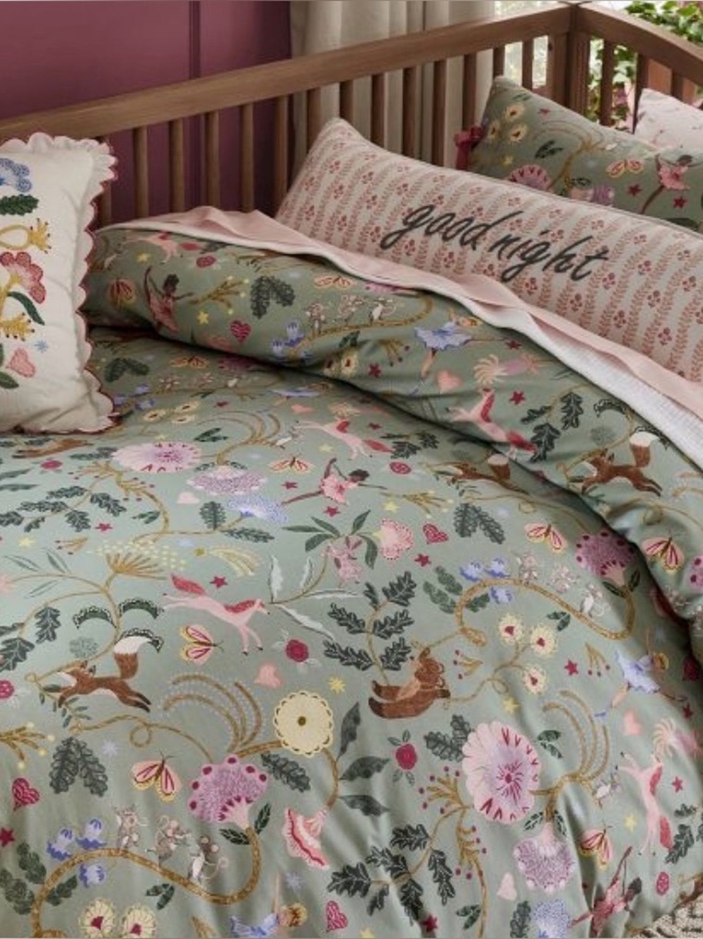 Pottery Barn Kids “Storybook Friends” Duvet cover full/queen